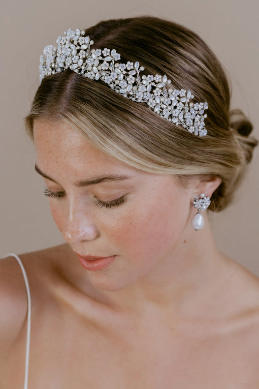 Minimalist vs Maximalist: Finding Your Bridal Accessory Mood