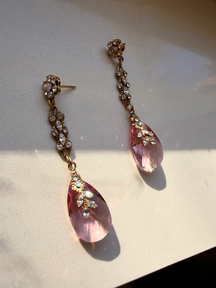 SOFT ROSÉ EARRINGS (LIGHT ROSE)
