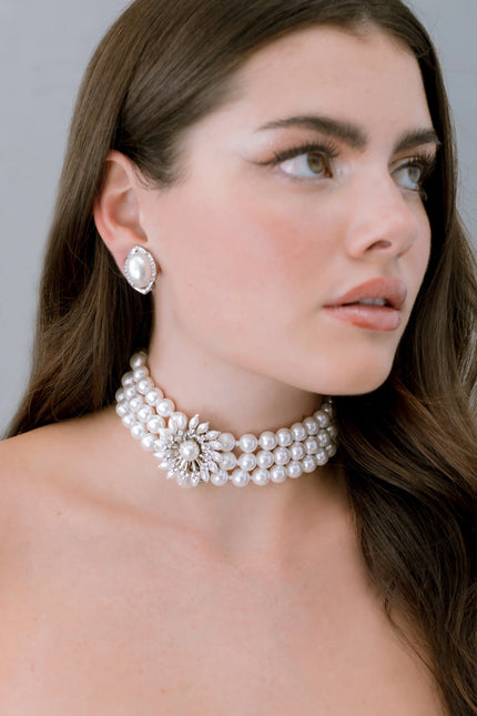 FEMININE MYSTIQUE PEARL CHOKER