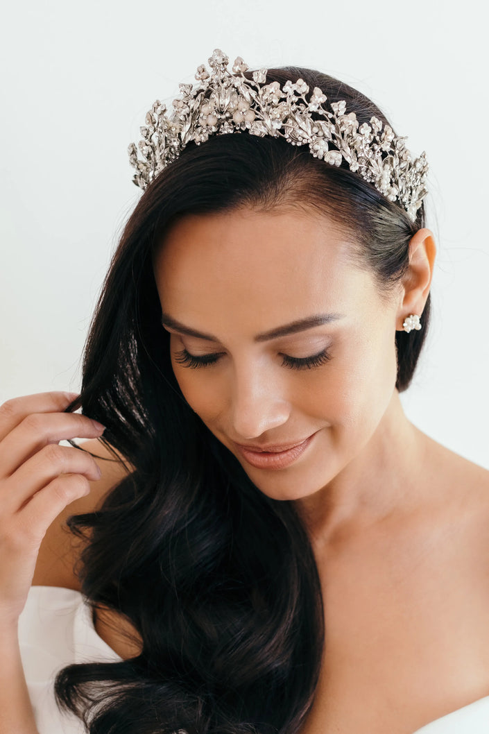 GIANNA CROWN