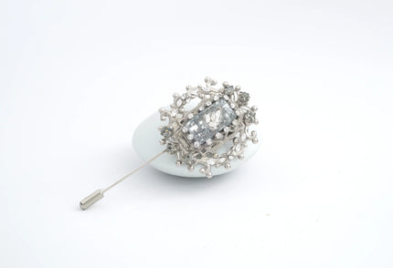 WILLIAM LAPEL PIN