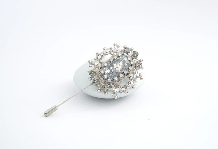 WILLIAM LAPEL PIN