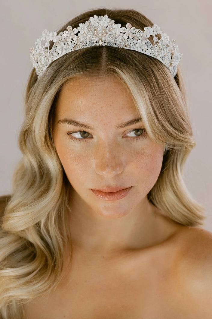 CARIÑO CROWN