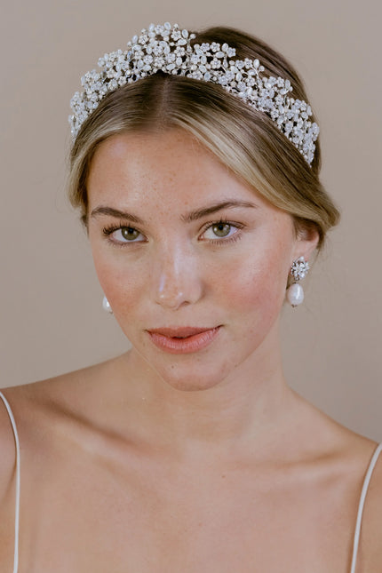 CLARIDAD CROWN