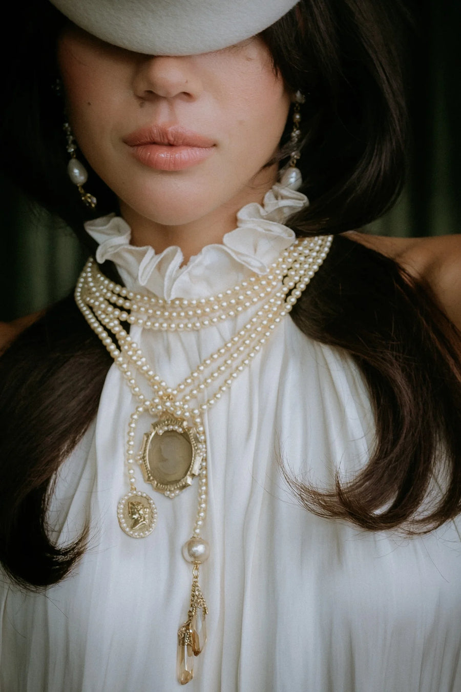 ÉVOLA NECKLACE