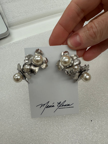 E 25-22 SILVER PEARL HOOP